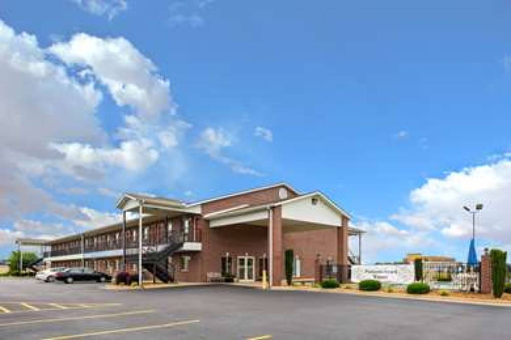 Econo Lodge Inn & Suites Searcy 2