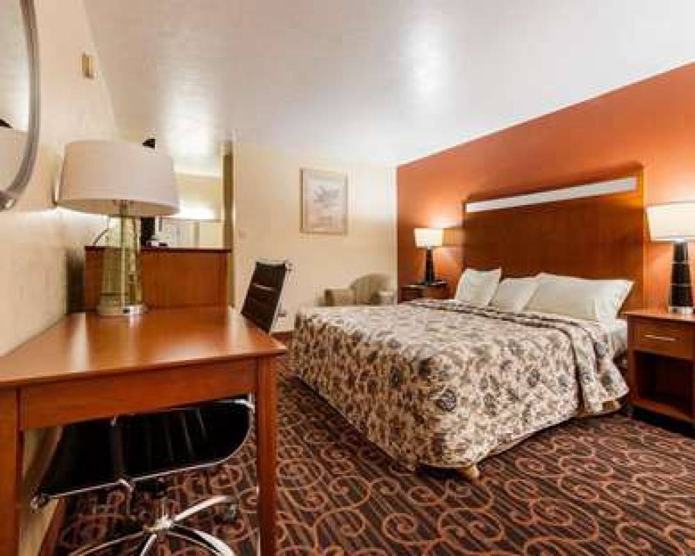 Econo Lodge Jasper 9