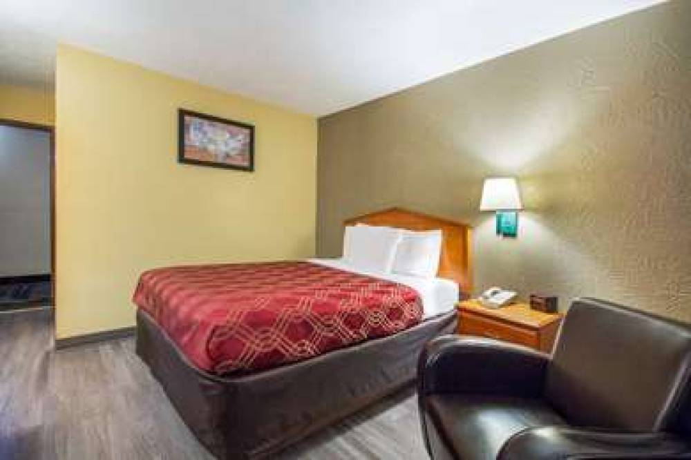 Econo Lodge Lansing - Leavenworth 9