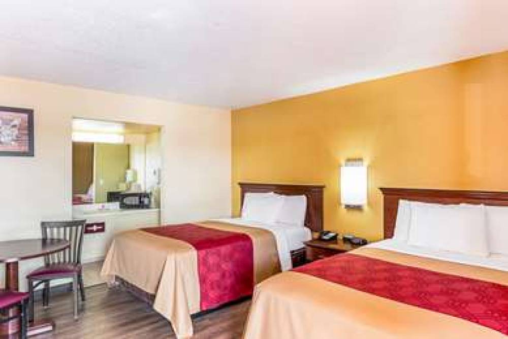 Econo Lodge McAlester 6