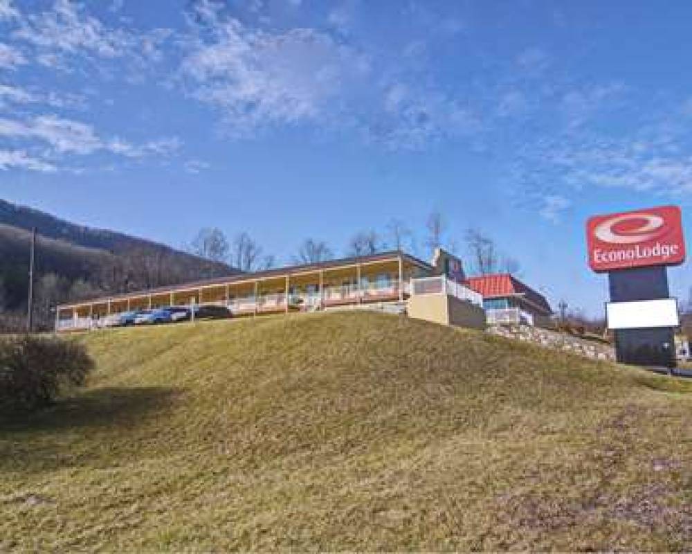 Econo Lodge Near Bluefield College 1