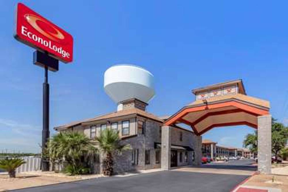 ECONO LODGE NEAR LACKLAND AIR FORCE 1