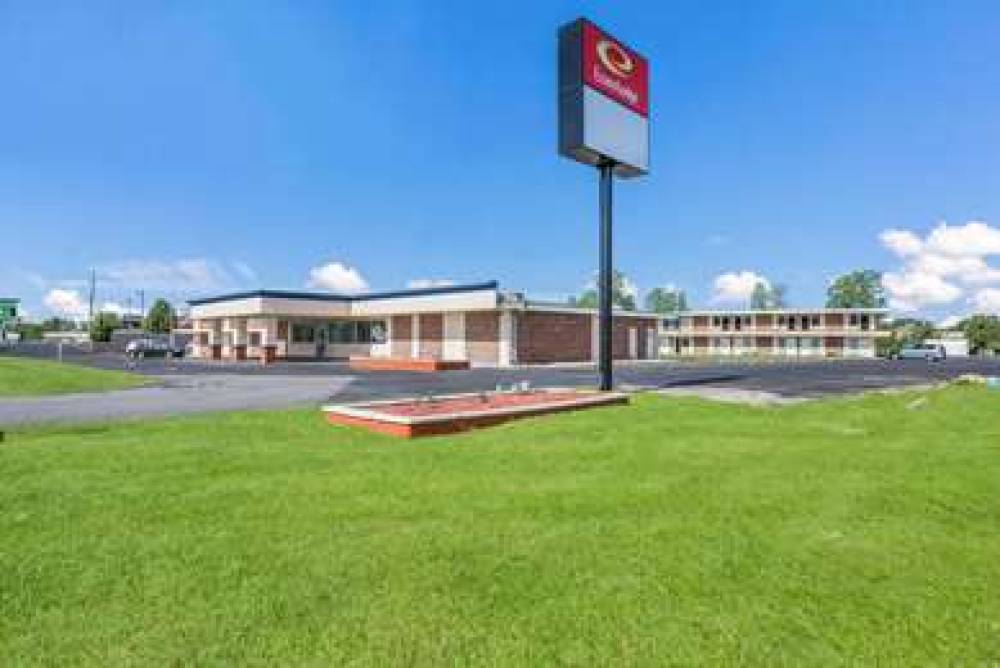 ECONO LODGE NEENAH 1