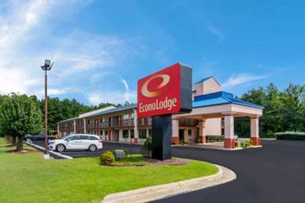 Econo Lodge North 1