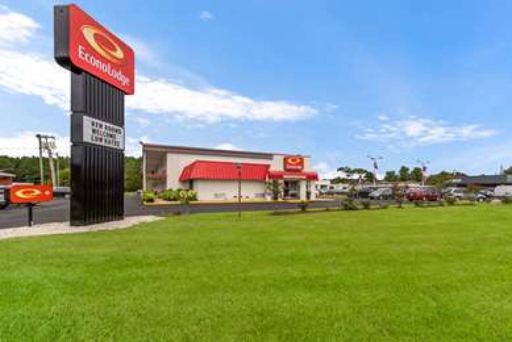 Econo Lodge North 1