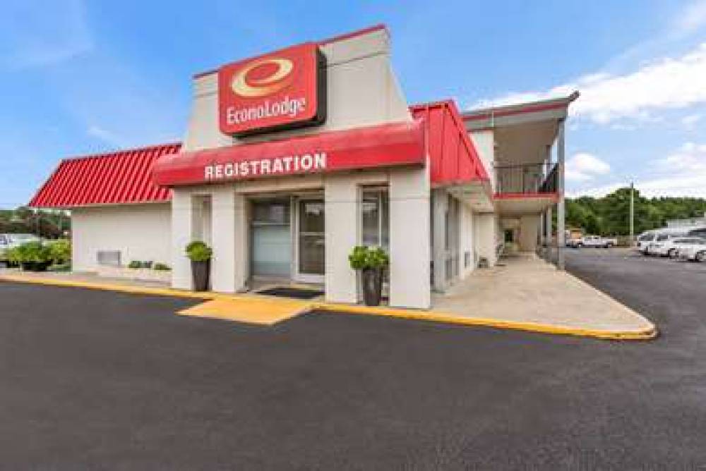 Econo Lodge North