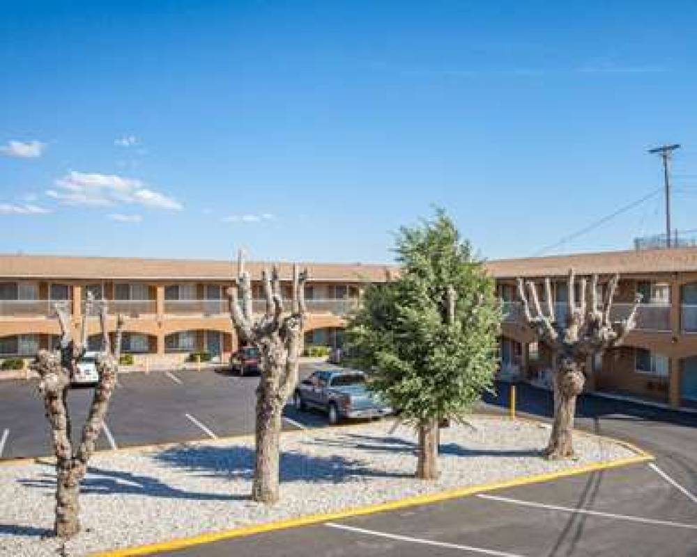 Econo Lodge On Historic Route 66 2