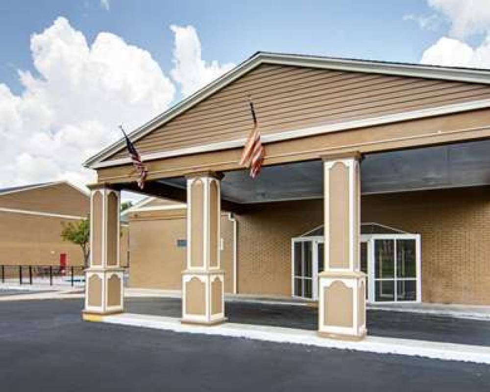 ECONO LODGE PINE BLUFF 3