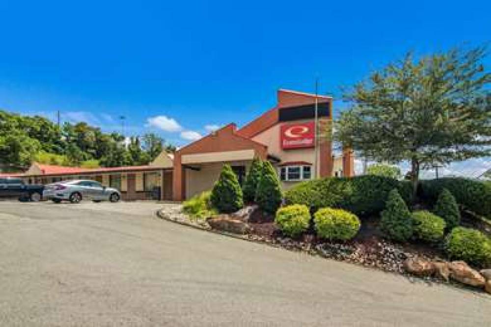 ECONO LODGE PITTSBURGH I-79 6