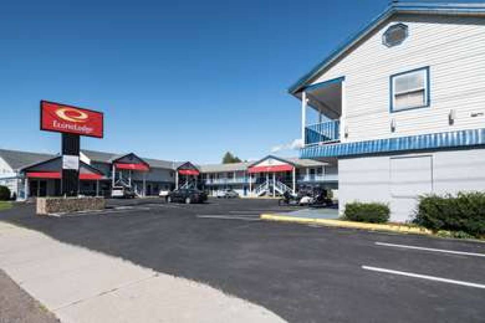 ECONO LODGE RUTLAND CITY NEAR HWY 7 4