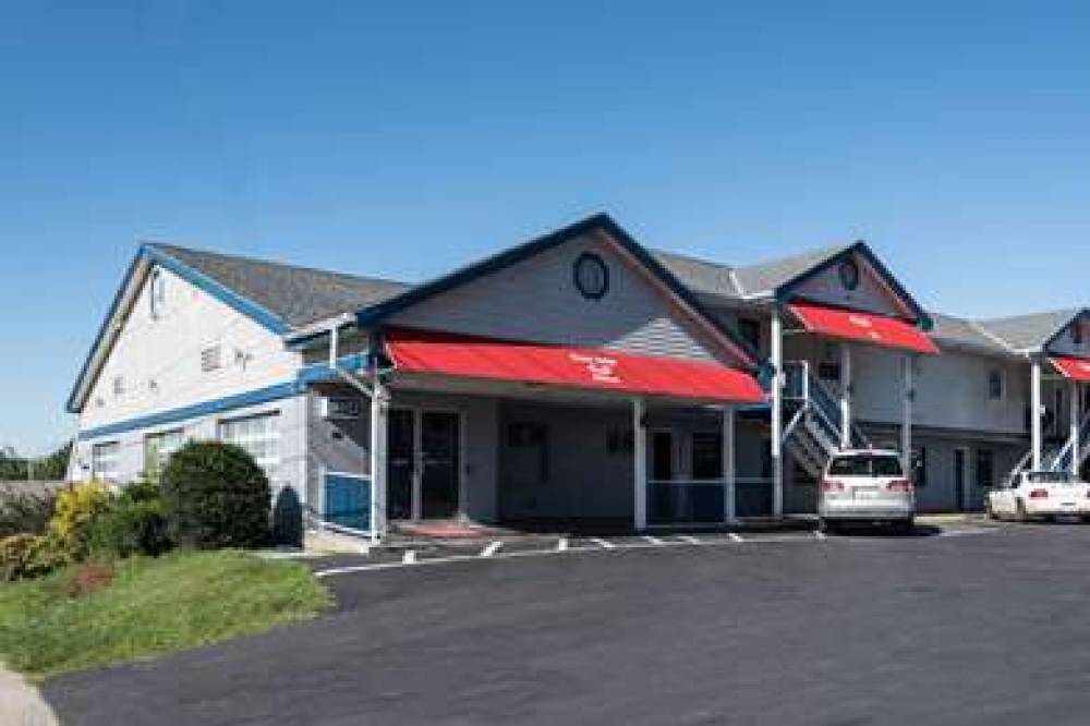 ECONO LODGE RUTLAND CITY NEAR HWY 7 2