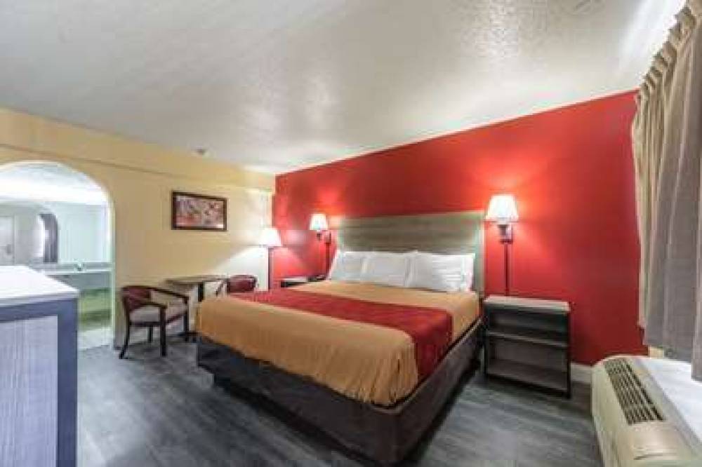 Econo Lodge San Marcos University Area 8