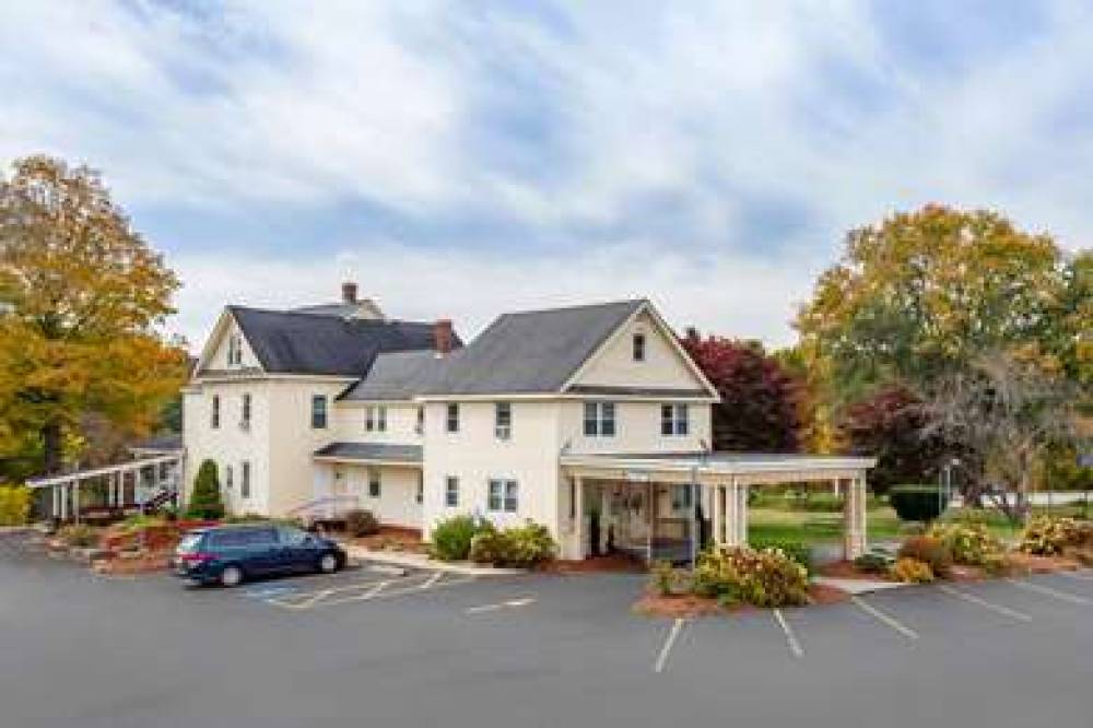 ECONO LODGE STURBRIDGE ROUTE 20 6