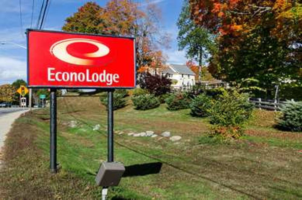 ECONO LODGE STURBRIDGE ROUTE 20 2