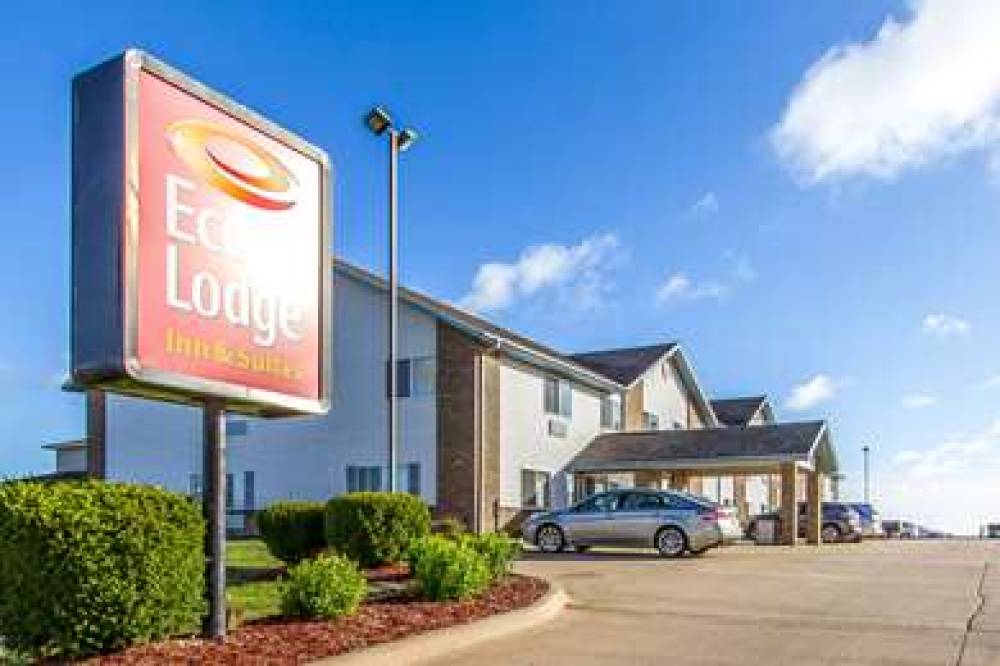 Econo Lodge & Suites 1