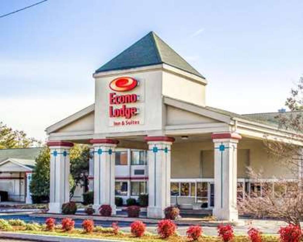 Econo Lodge & Suites 2