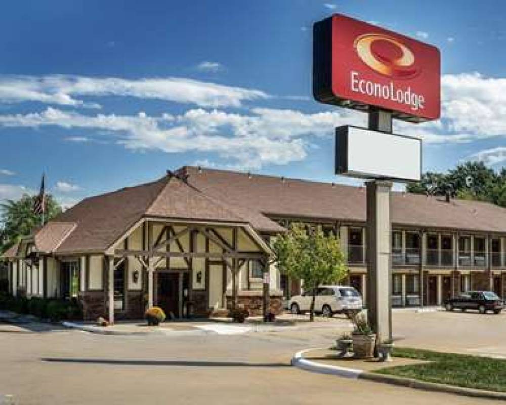 Econo Lodge University 1