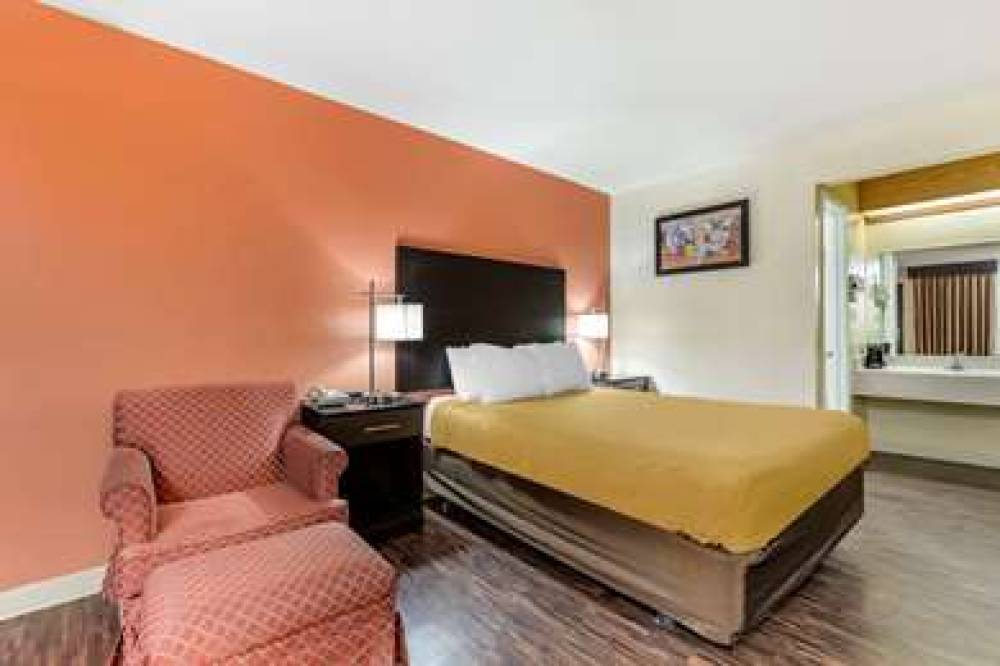 Econo Lodge Urbandale - Northwest Des Moines 6