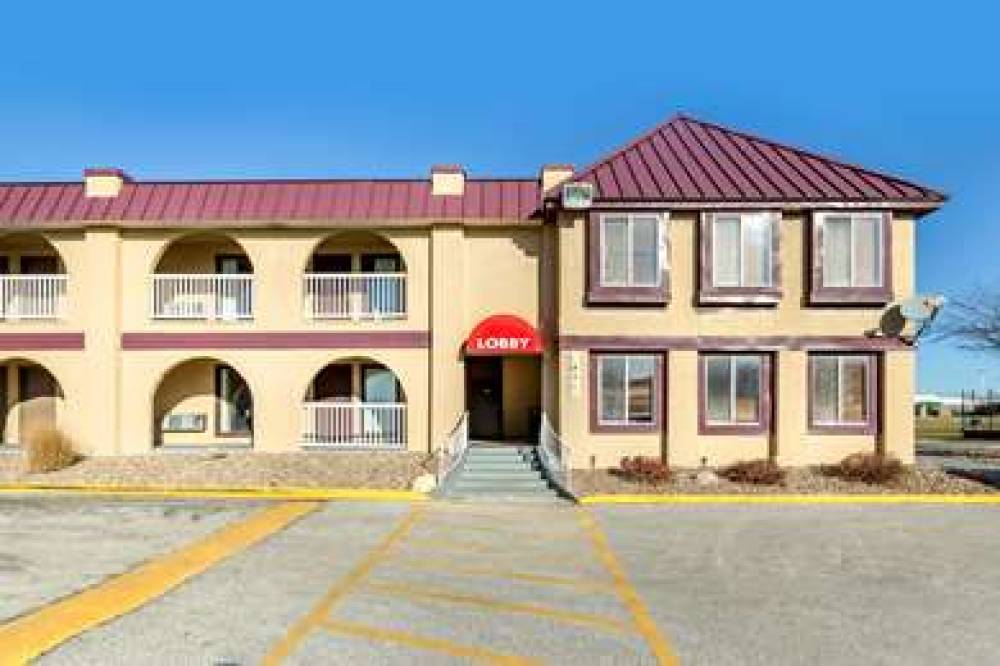 Econo Lodge Urbandale - Northwest Des Moines 1