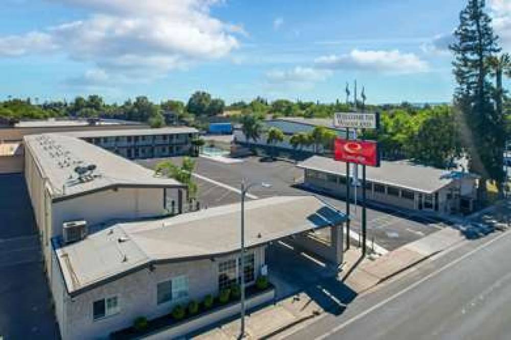 Econo Lodge Woodland Near I-5 2