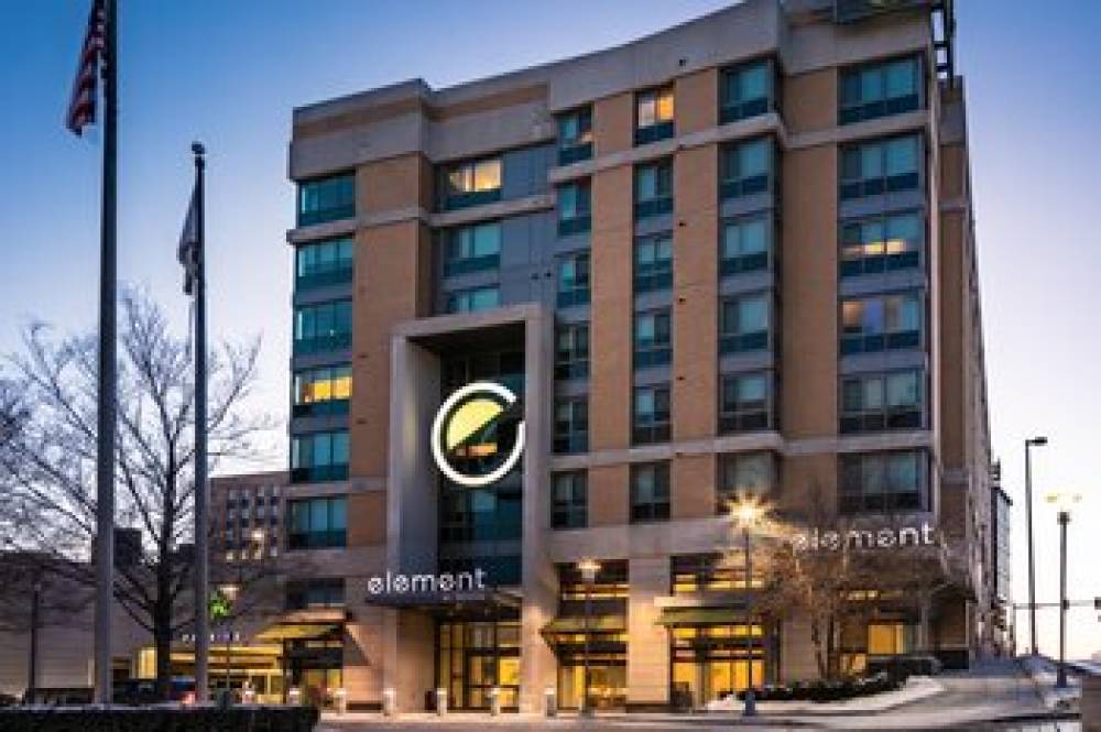 Element Omaha Midtown Crossing 1