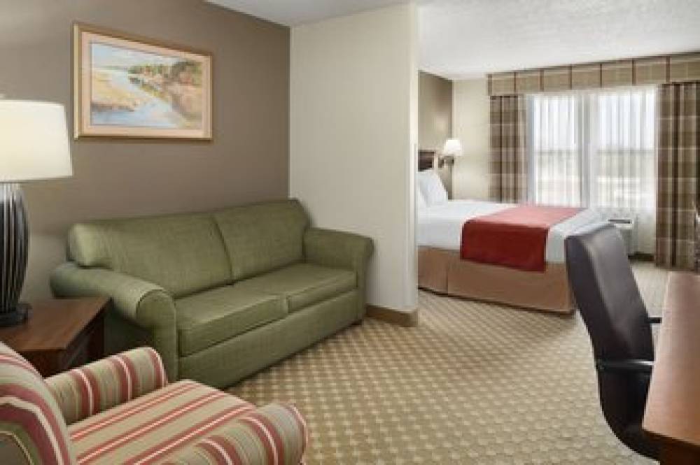 ELYRIA INN & SUITES 6