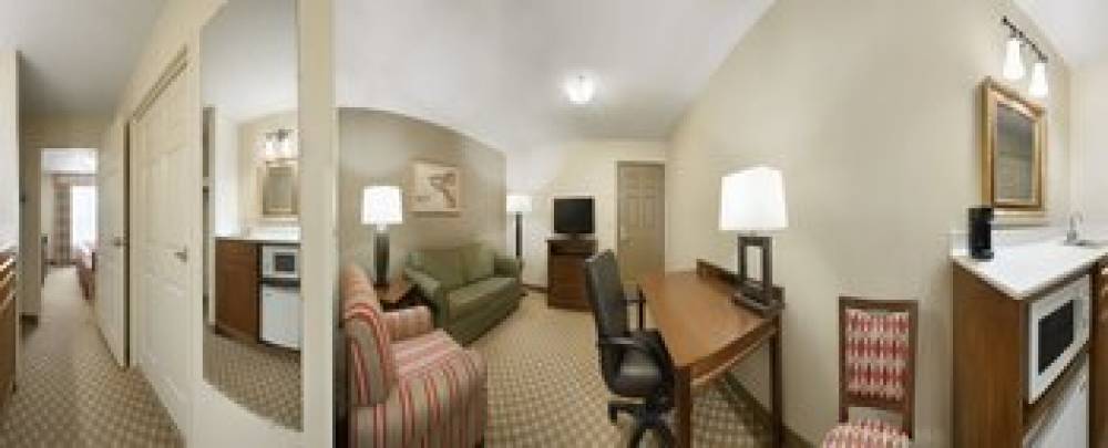 ELYRIA INN & SUITES 9