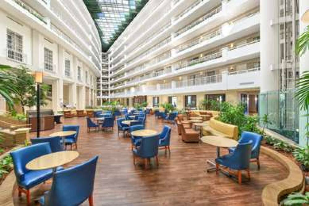 Embassy Suites By Hilton Alexandria-Old Town 3