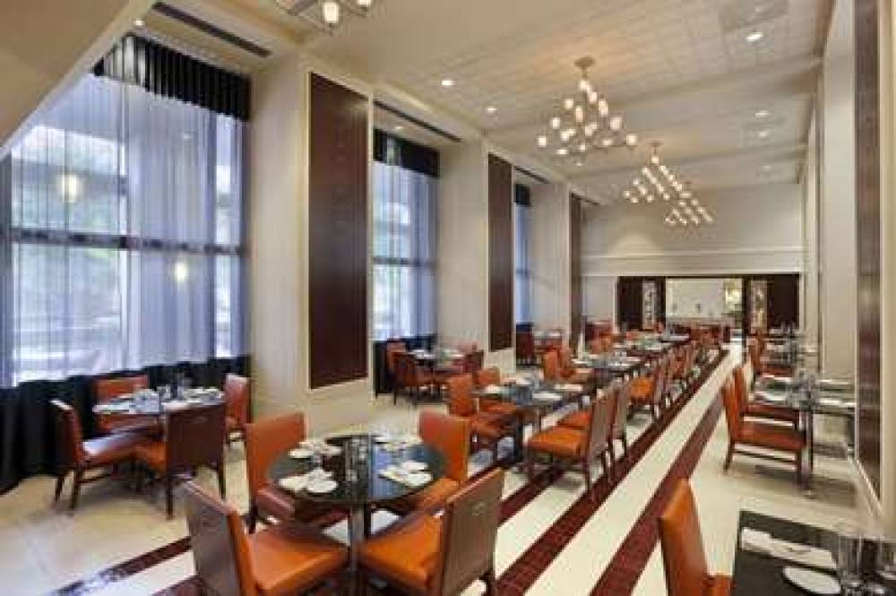 Embassy Suites By Hilton Alexandria-Old Town 10