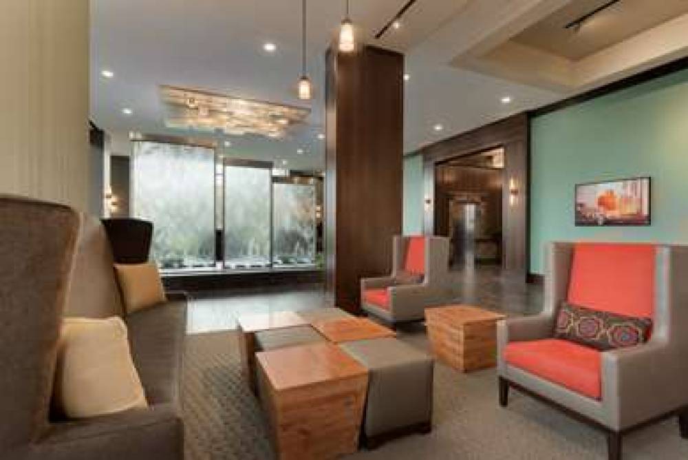 EMBASSY SUITES BY HILTON CHICAGO NA 6