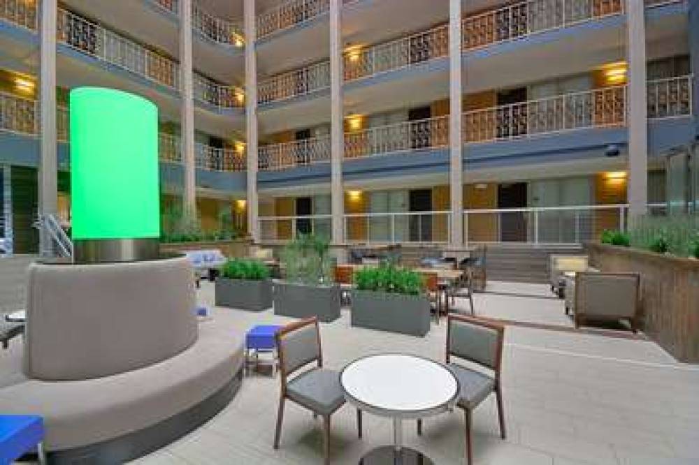 Embassy Suites By Hilton Denver Central Park 4