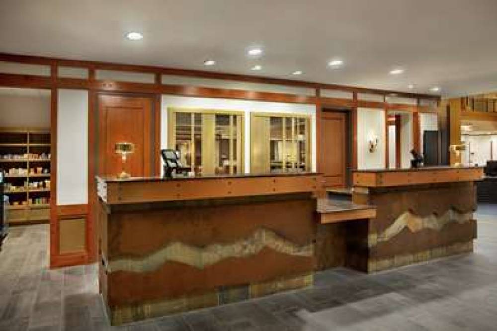 Embassy Suites By Hilton Denver-International Air 6