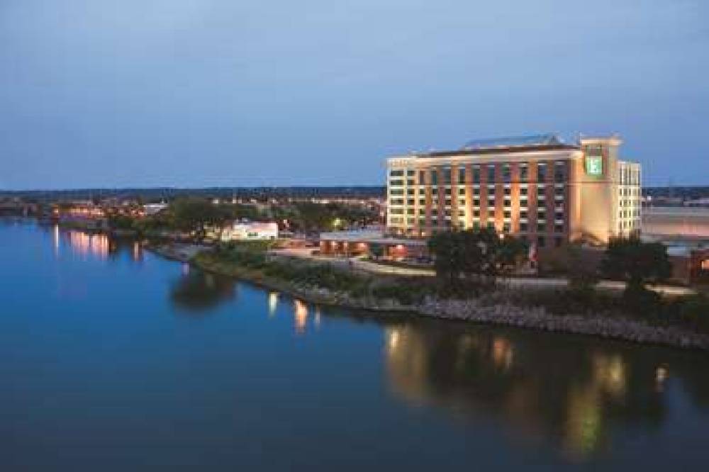 Embassy Suites By Hilton E Peoria Riverfront Conf