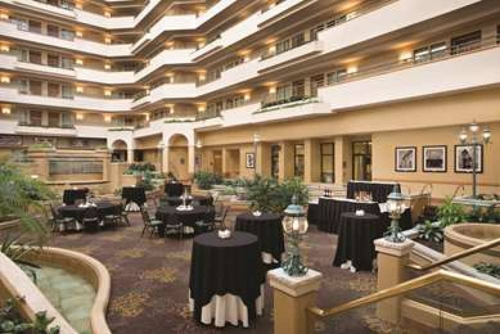 Embassy Suites By Hilton Greensboro-Airport 10