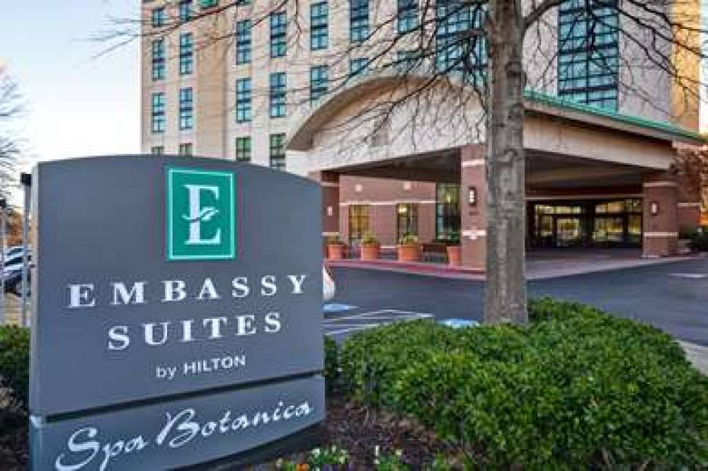 Embassy Suites By Hilton Hot Springs Hotel &Amp;