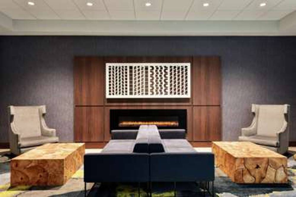 Embassy Suites By Hilton Indianapolis-Downtown 4