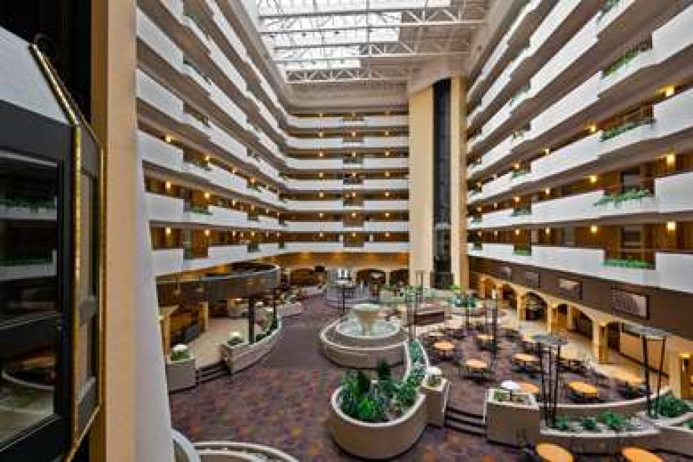 Embassy Suites By Hilton Kansas City-Internationa 6