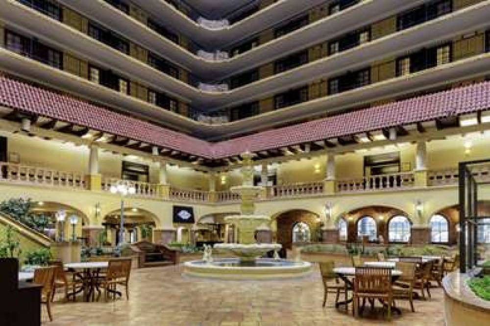 Embassy Suites By Hilton Kansas City- Plaza 7