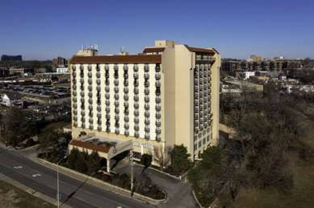 Embassy Suites By Hilton Kansas City Plaza