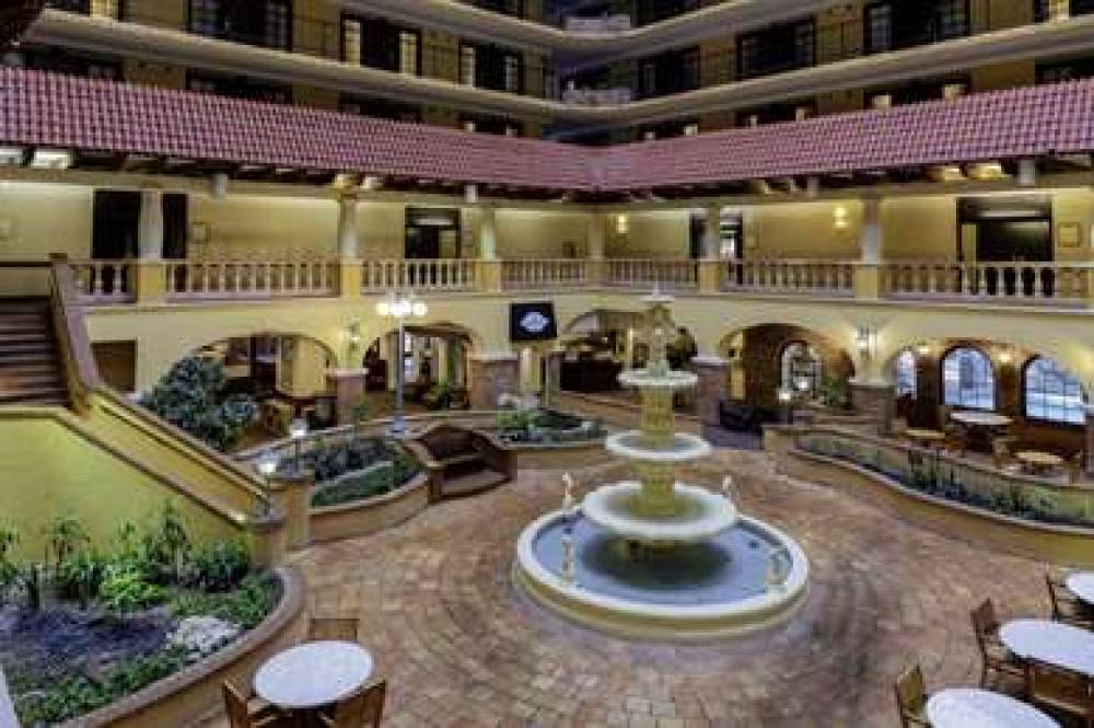 Embassy Suites By Hilton Kansas City- Plaza 4