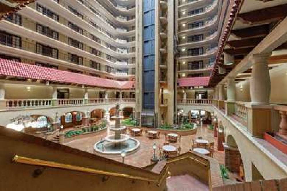 Embassy Suites By Hilton Kansas City- Plaza 3