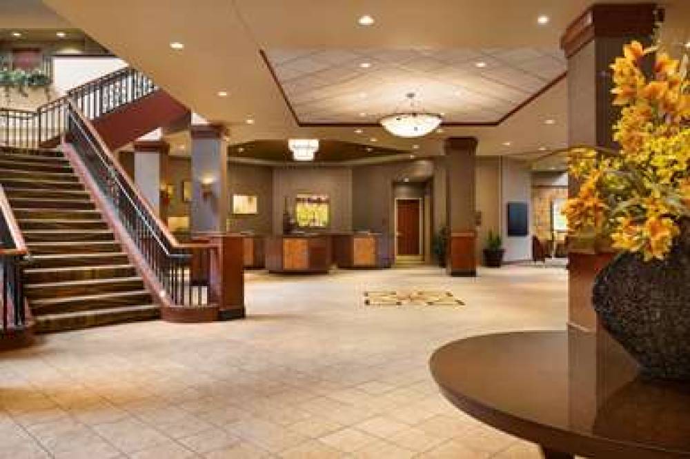 Embassy Suites By Hilton Lincoln 5