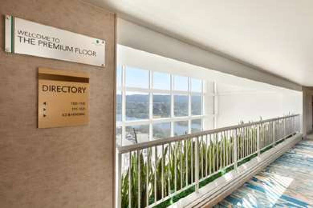 Embassy Suites By Hilton Monterey Bay-Seaside 4