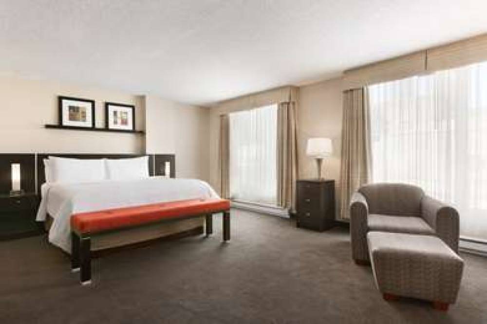 Embassy Suites By Hilton Montreal 8