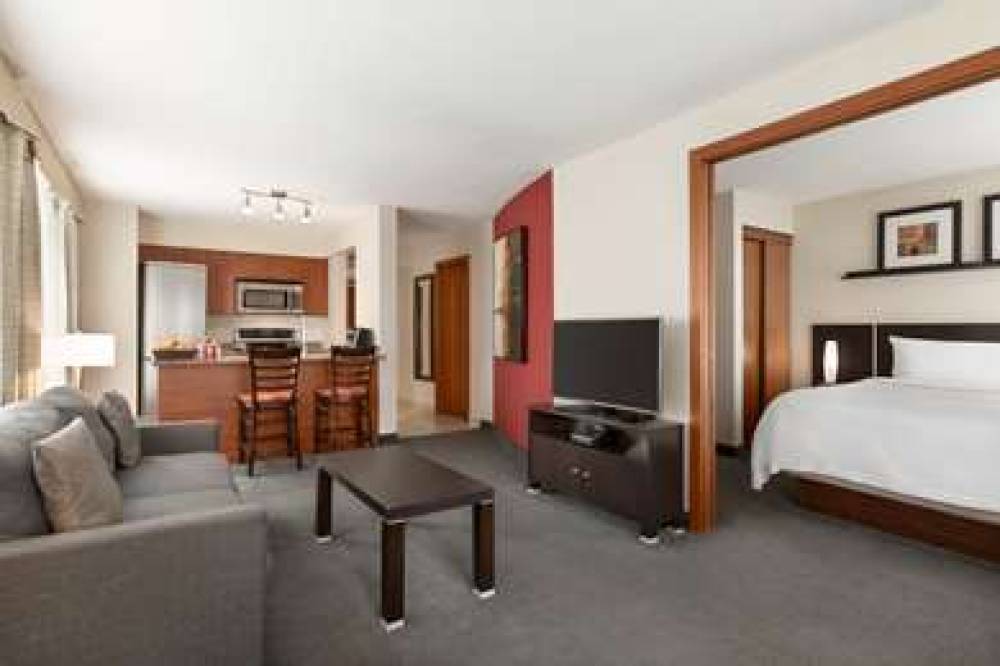 Embassy Suites By Hilton Montreal 7