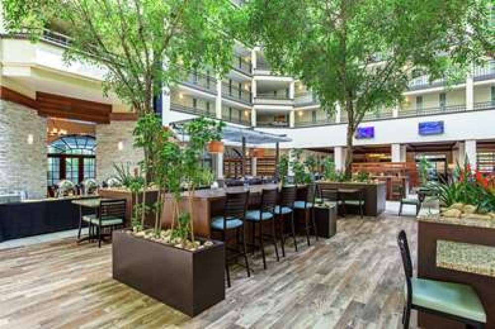 Embassy Suites By Hilton Nashville-Airport 10