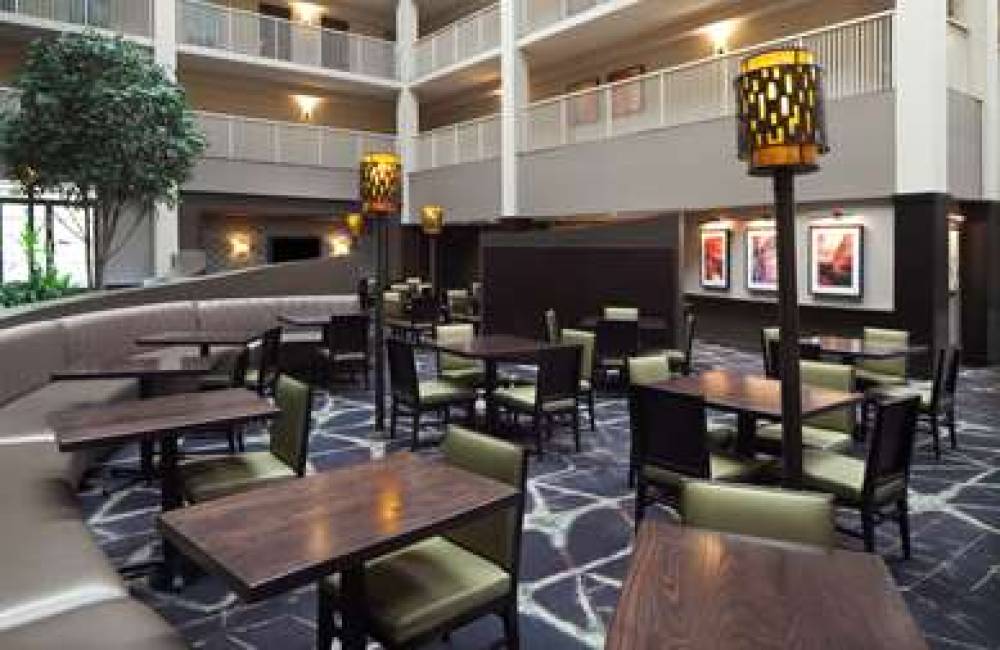 Embassy Suites By Hilton Philadelphia-Airport 5