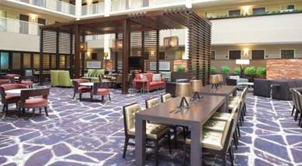 Embassy Suites By Hilton Philadelphia-Airport 8