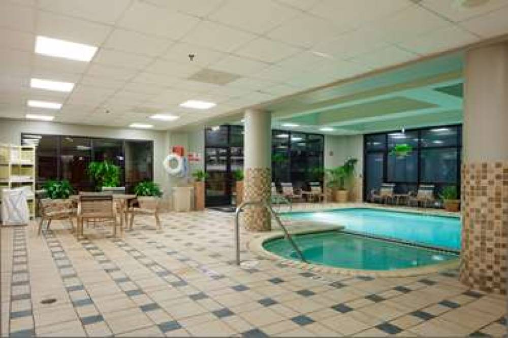 Embassy Suites By Hilton San Antonio Airport 8