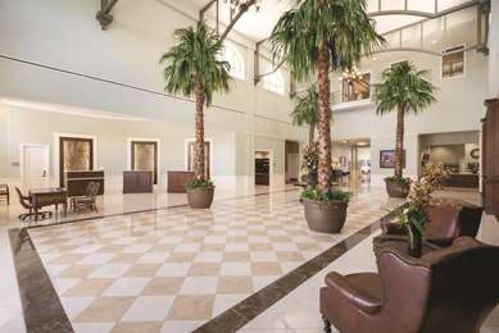 Embassy Suites By Hilton Savannah 5